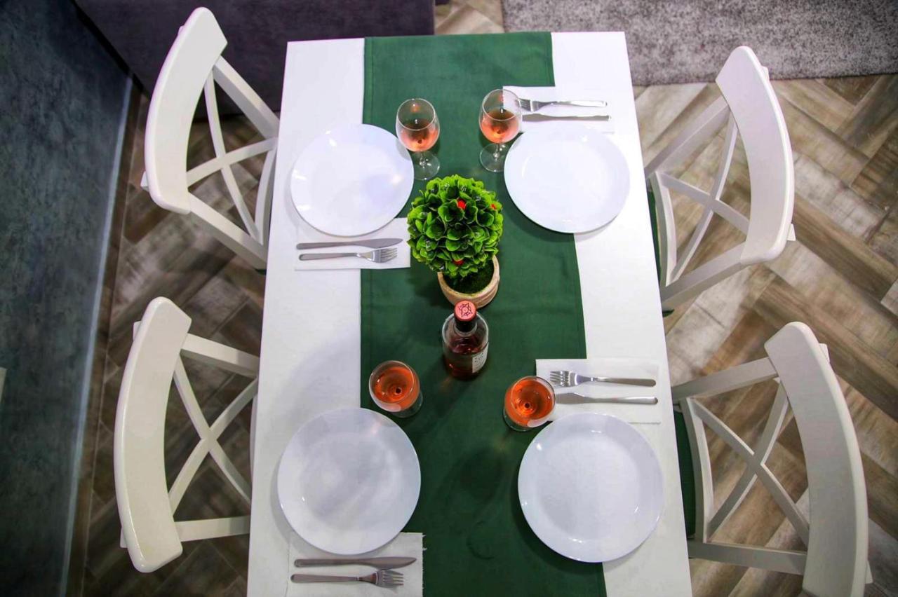 Myamar Apartment Mamaia Luaran gambar