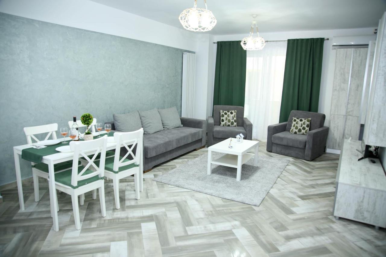 Myamar Apartment Mamaia Luaran gambar