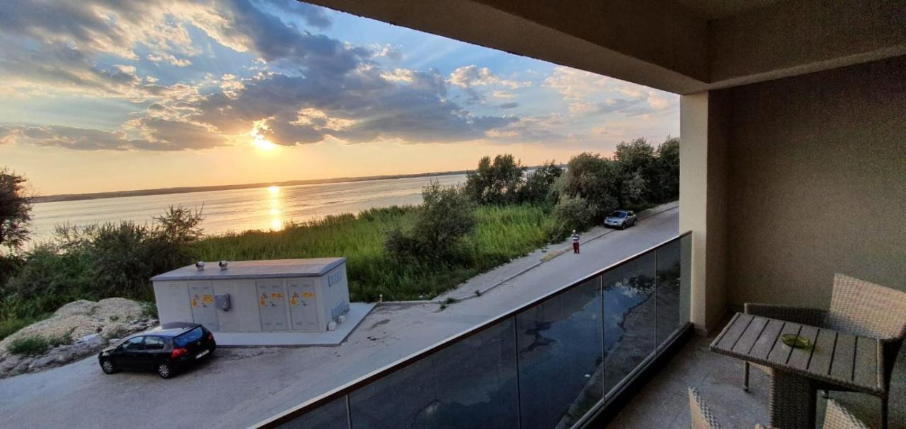 Myamar Apartment Mamaia Luaran gambar