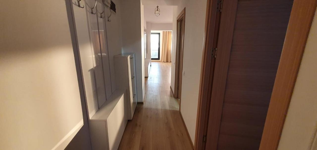 Myamar Apartment Mamaia Luaran gambar