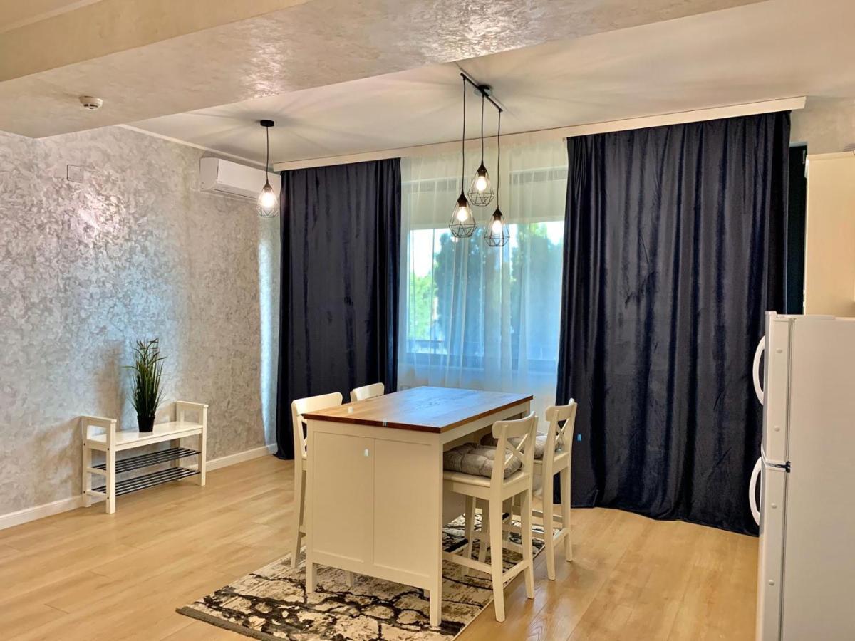 Myamar Apartment Mamaia Luaran gambar