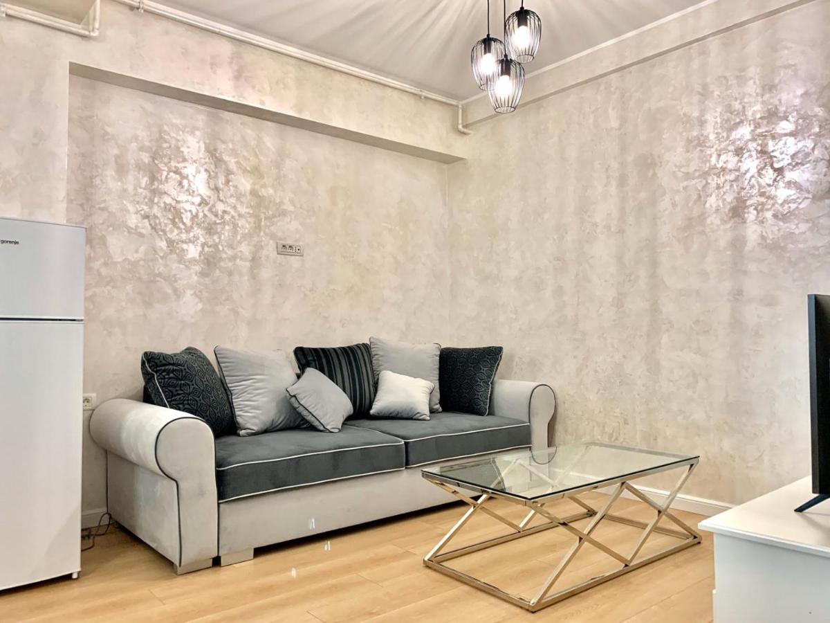 Myamar Apartment Mamaia Luaran gambar