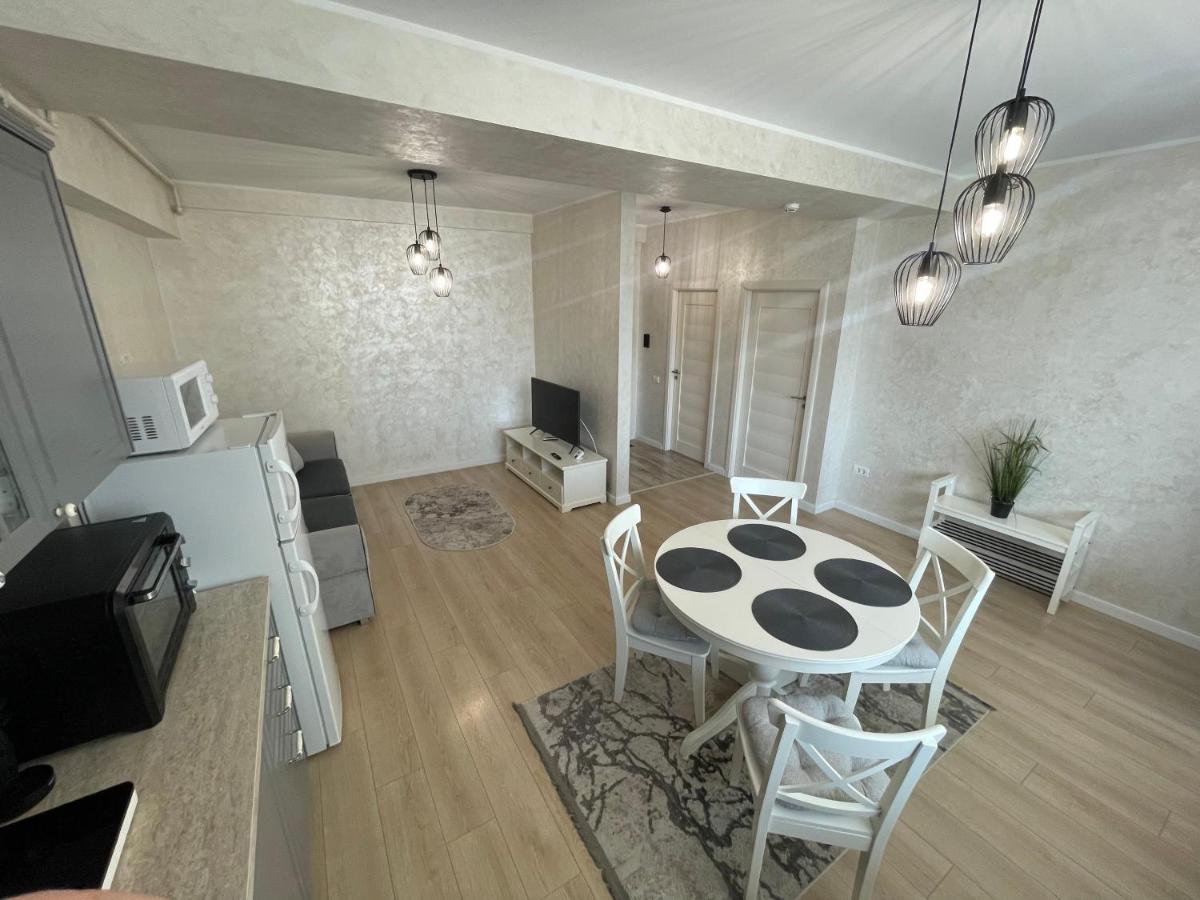 Myamar Apartment Mamaia Luaran gambar