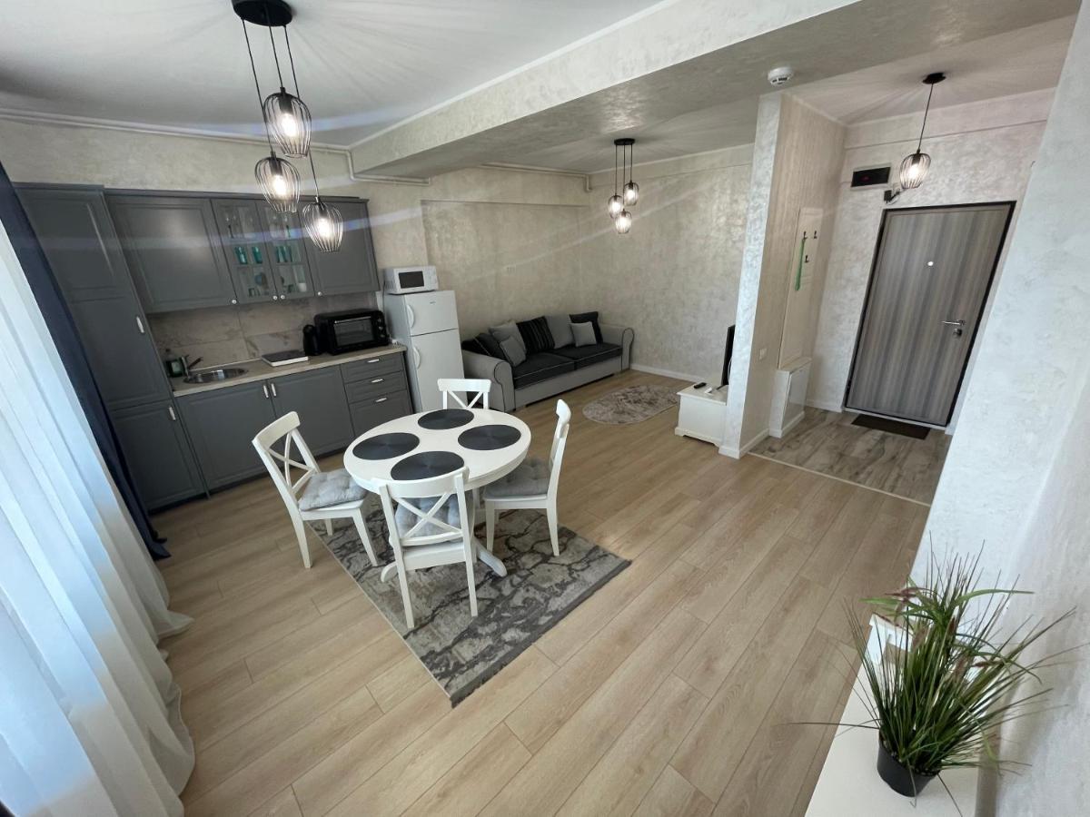 Myamar Apartment Mamaia Luaran gambar