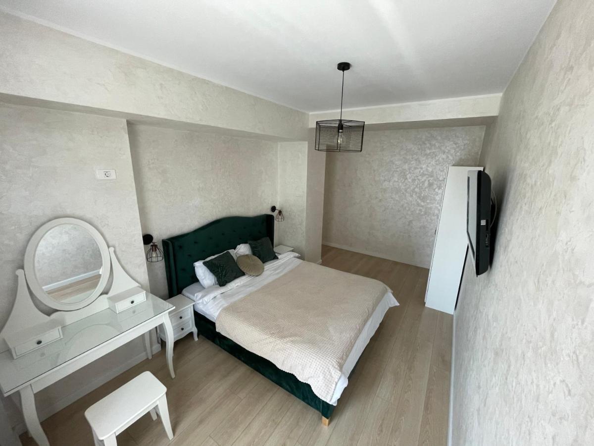 Myamar Apartment Mamaia Luaran gambar