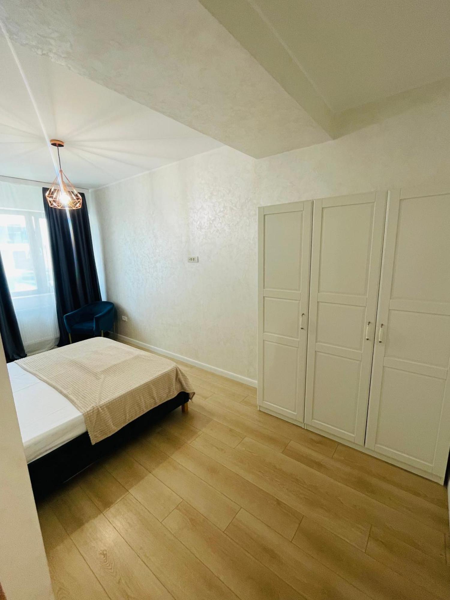 Myamar Apartment Mamaia Luaran gambar